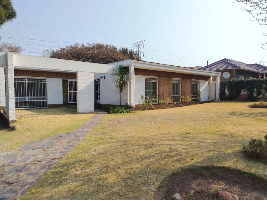 To Let 5 Bedroom Property for Rent in Mondeor Gauteng