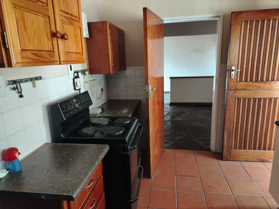 To Let 5 Bedroom Property for Rent in Mondeor Gauteng