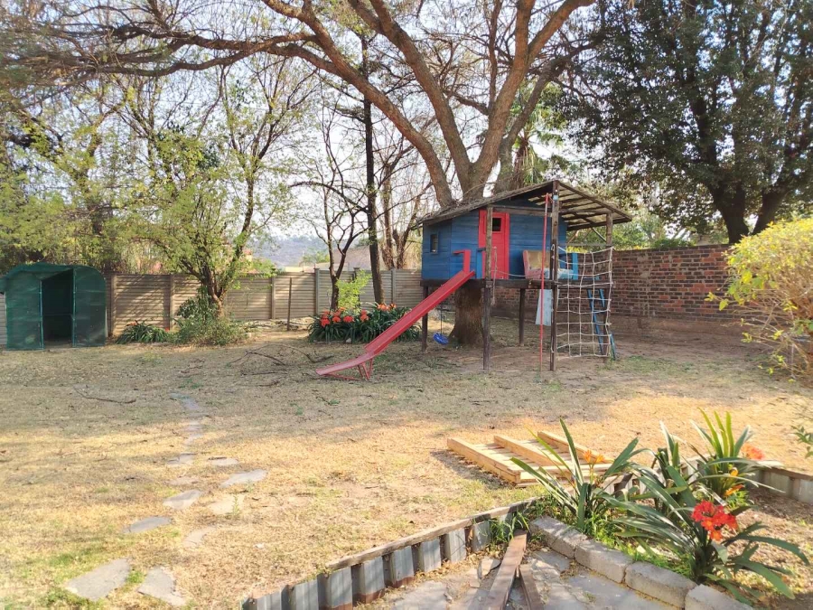 To Let 5 Bedroom Property for Rent in Mondeor Gauteng