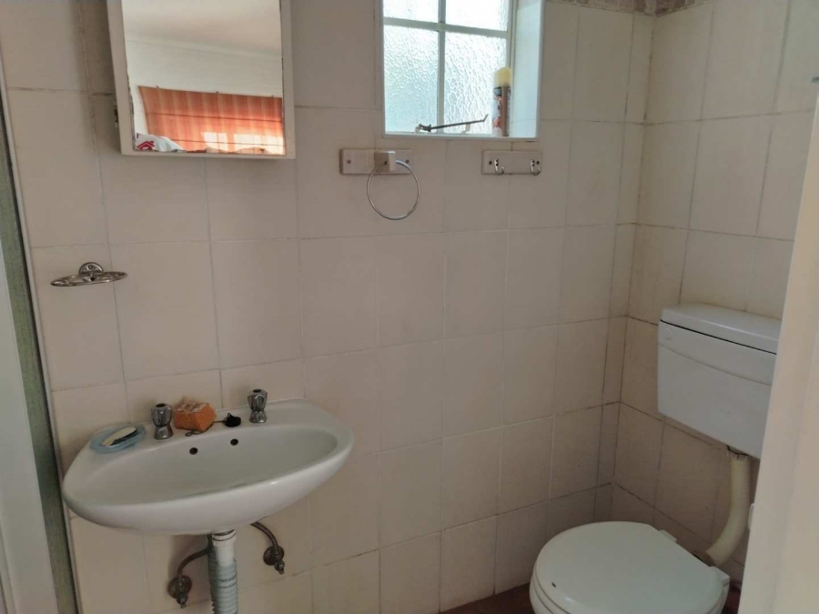 To Let 5 Bedroom Property for Rent in Mondeor Gauteng