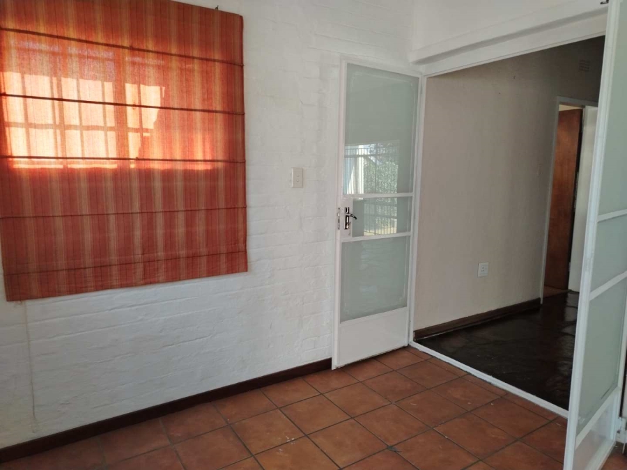 To Let 5 Bedroom Property for Rent in Mondeor Gauteng