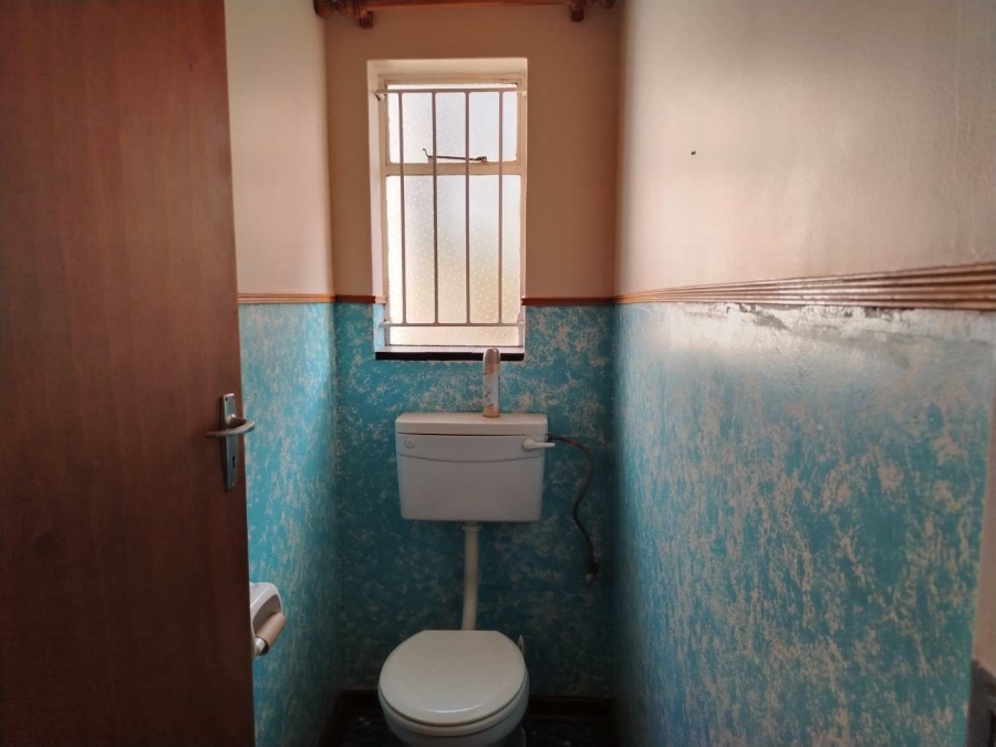 To Let 5 Bedroom Property for Rent in Mondeor Gauteng