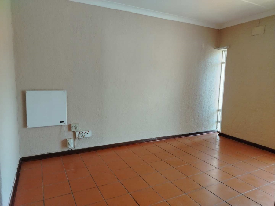 To Let 5 Bedroom Property for Rent in Mondeor Gauteng