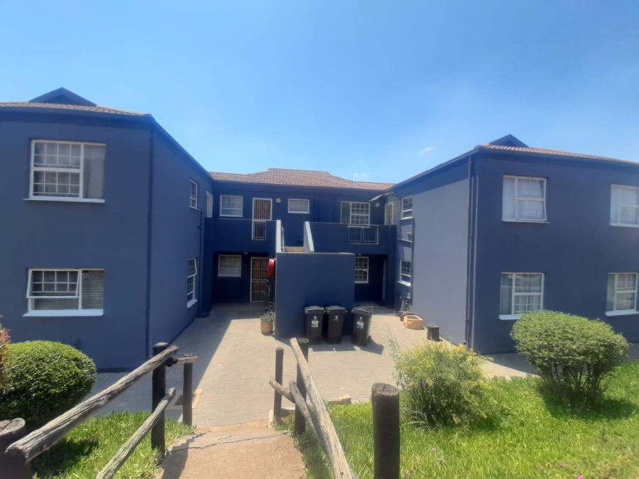 To Let 2 Bedroom Property for Rent in Linmeyer Gauteng