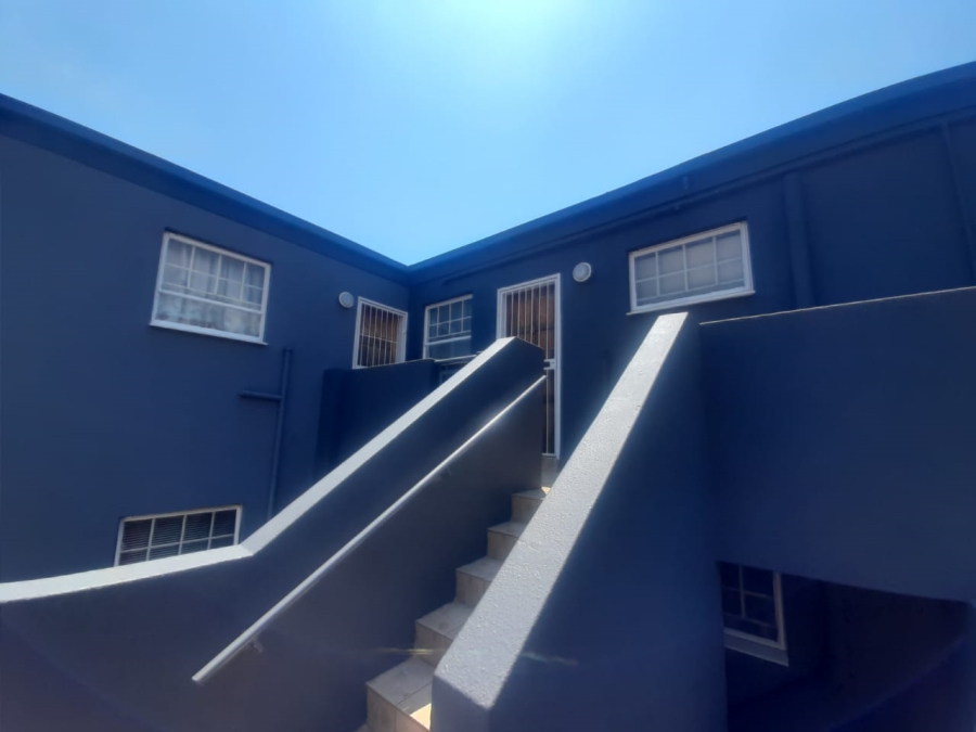 To Let 2 Bedroom Property for Rent in Linmeyer Gauteng