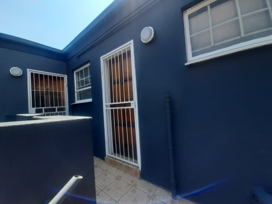 To Let 2 Bedroom Property for Rent in Linmeyer Gauteng