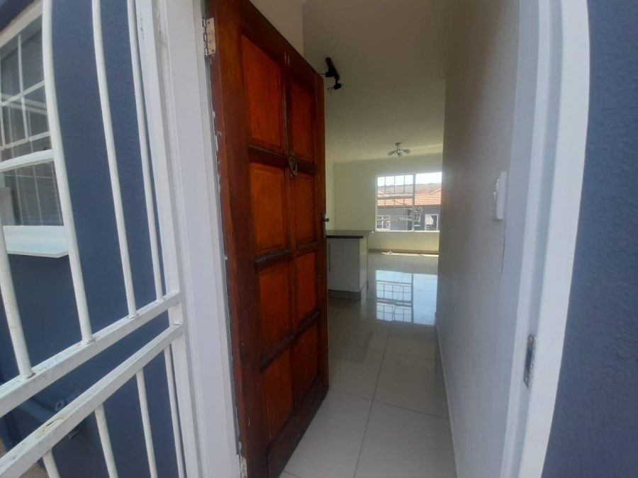 To Let 2 Bedroom Property for Rent in Linmeyer Gauteng