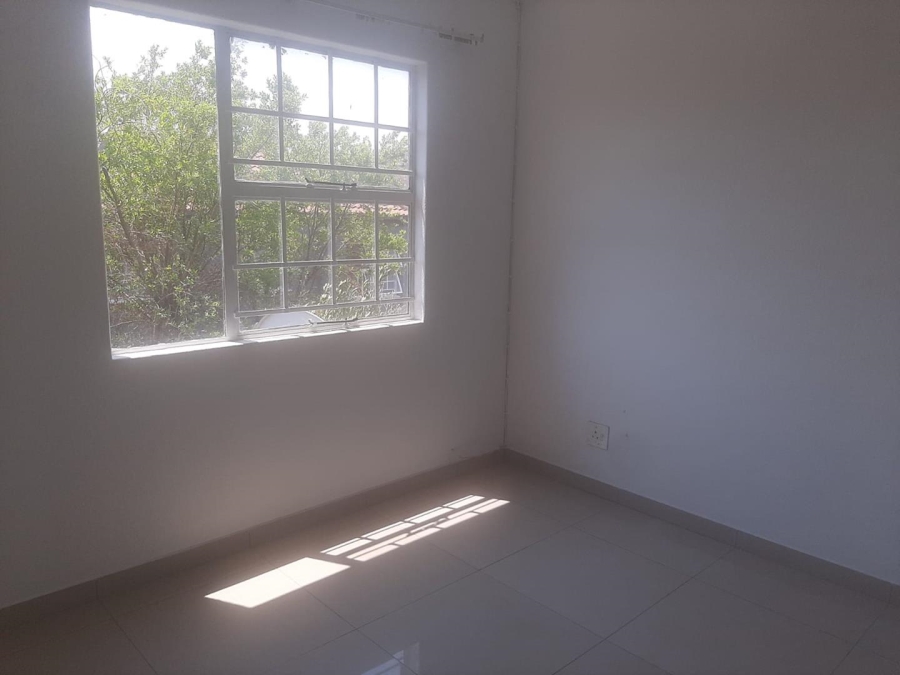 To Let 2 Bedroom Property for Rent in Linmeyer Gauteng