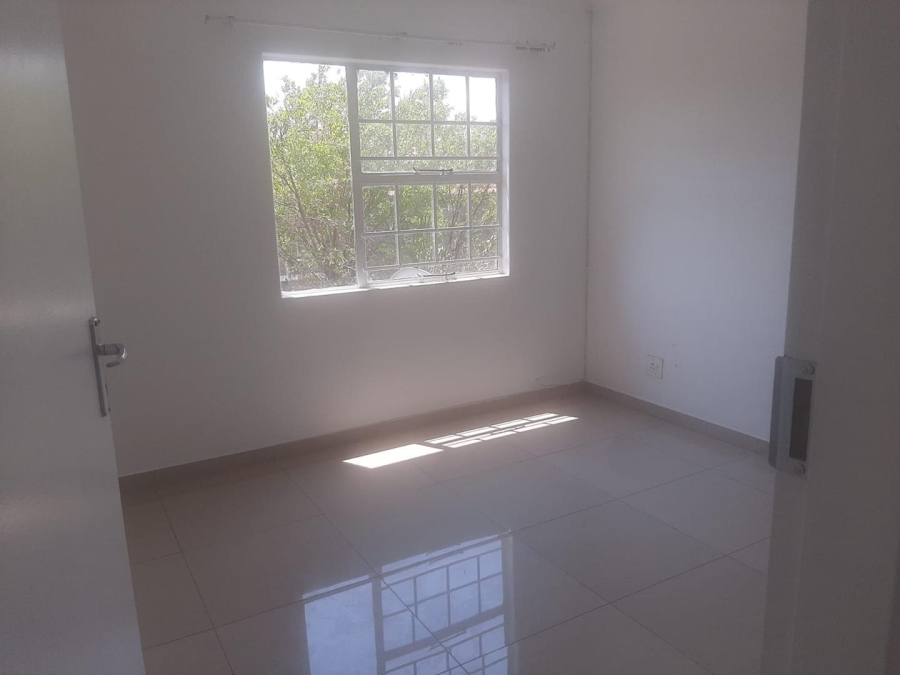 To Let 2 Bedroom Property for Rent in Linmeyer Gauteng