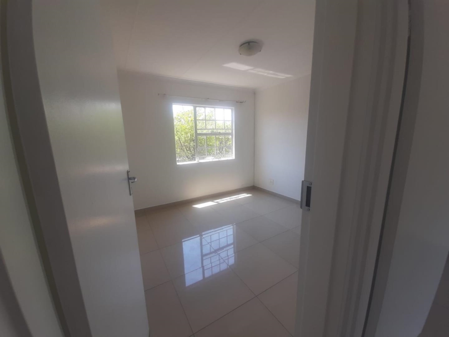 To Let 2 Bedroom Property for Rent in Linmeyer Gauteng