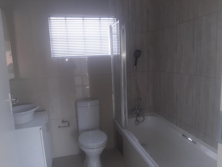 To Let 2 Bedroom Property for Rent in Linmeyer Gauteng
