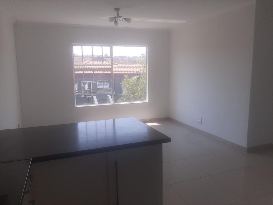 To Let 2 Bedroom Property for Rent in Linmeyer Gauteng