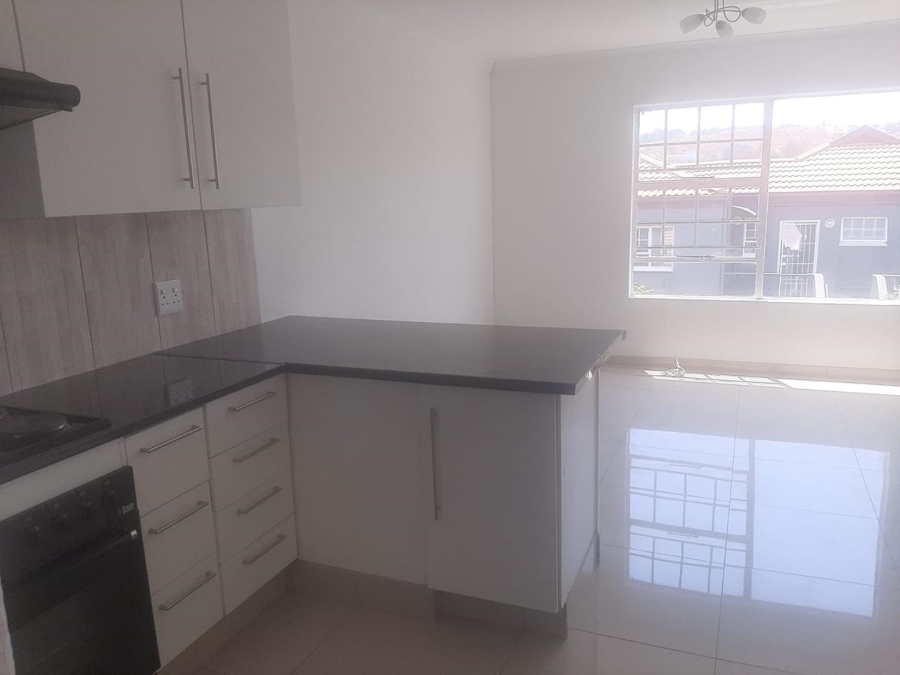 To Let 2 Bedroom Property for Rent in Linmeyer Gauteng