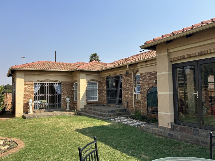 To Let 3 Bedroom Property for Rent in Ravenswood Gauteng
