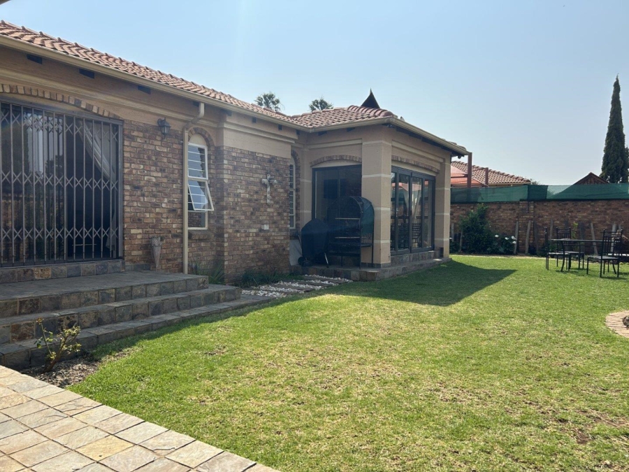 To Let 3 Bedroom Property for Rent in Ravenswood Gauteng