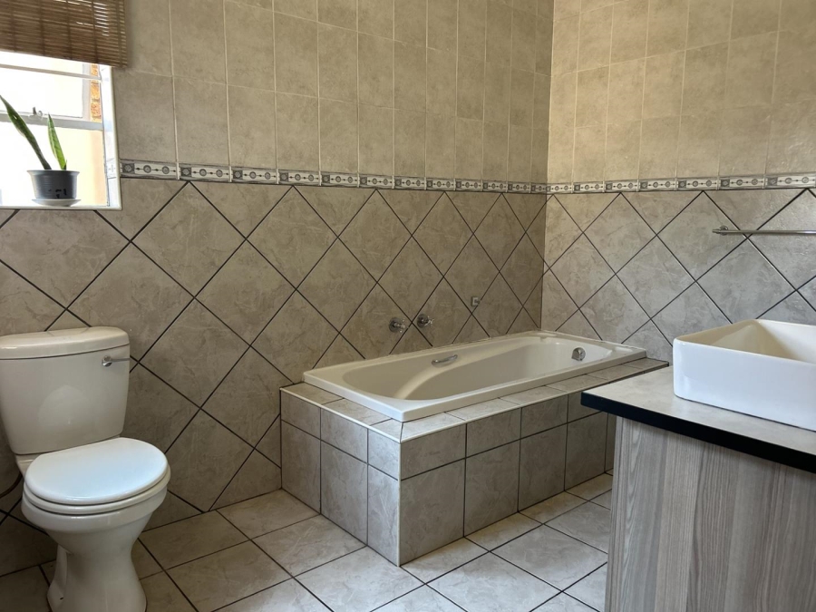 To Let 3 Bedroom Property for Rent in Ravenswood Gauteng