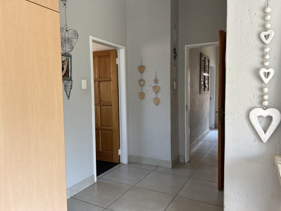 To Let 3 Bedroom Property for Rent in Ravenswood Gauteng