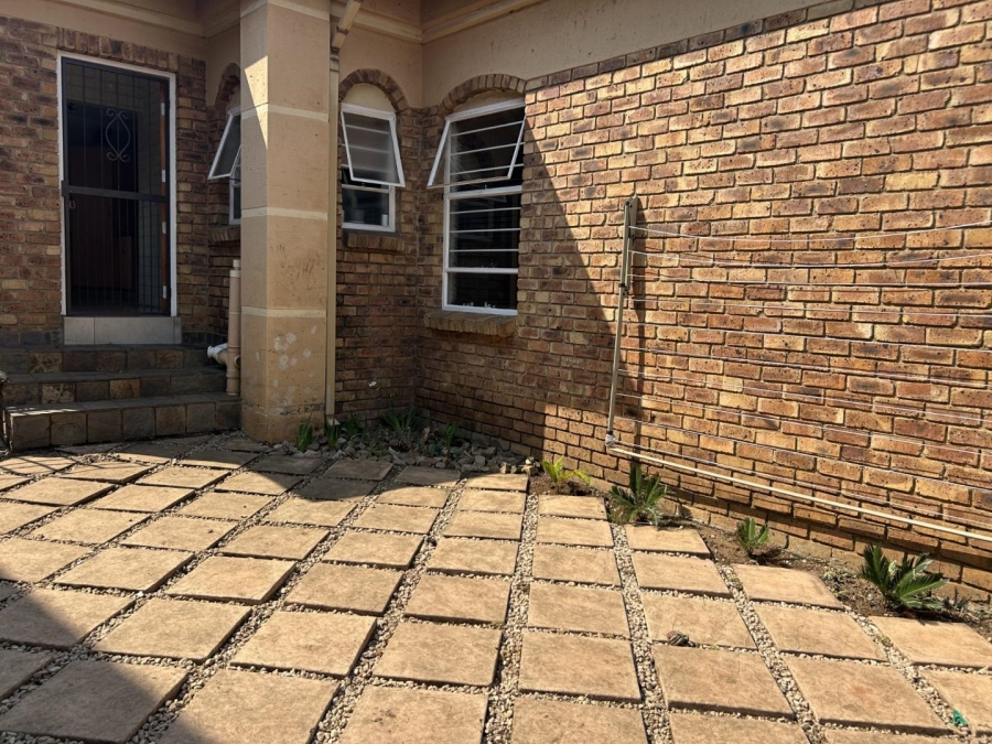 To Let 3 Bedroom Property for Rent in Ravenswood Gauteng
