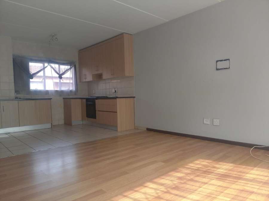 To Let 2 Bedroom Property for Rent in Meredale Gauteng