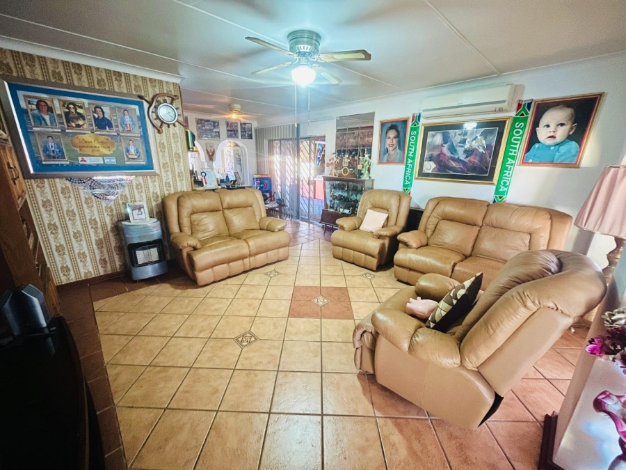 4 Bedroom Property for Sale in Verwoerdpark Gauteng