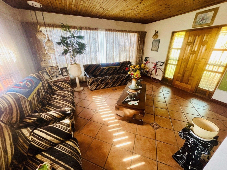 4 Bedroom Property for Sale in Verwoerdpark Gauteng