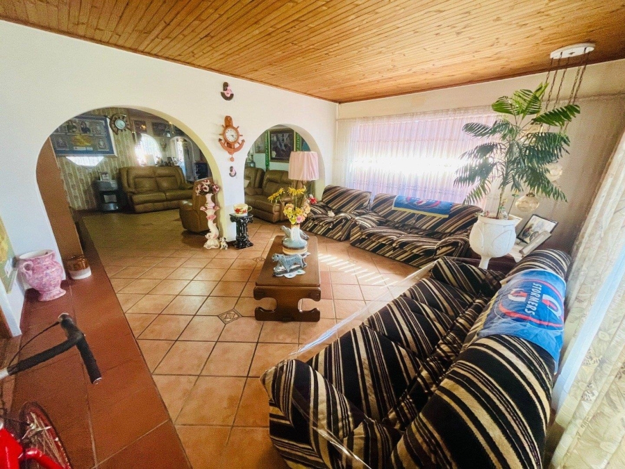 4 Bedroom Property for Sale in Verwoerdpark Gauteng