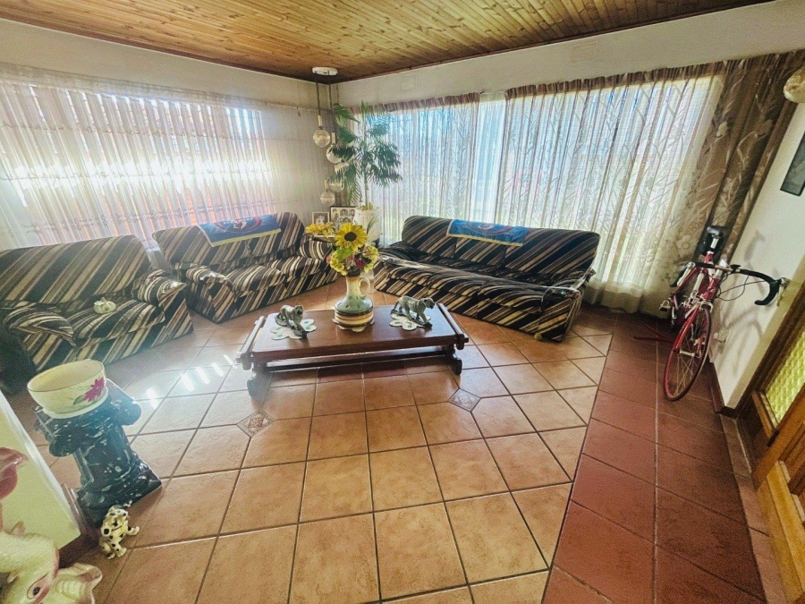 4 Bedroom Property for Sale in Verwoerdpark Gauteng