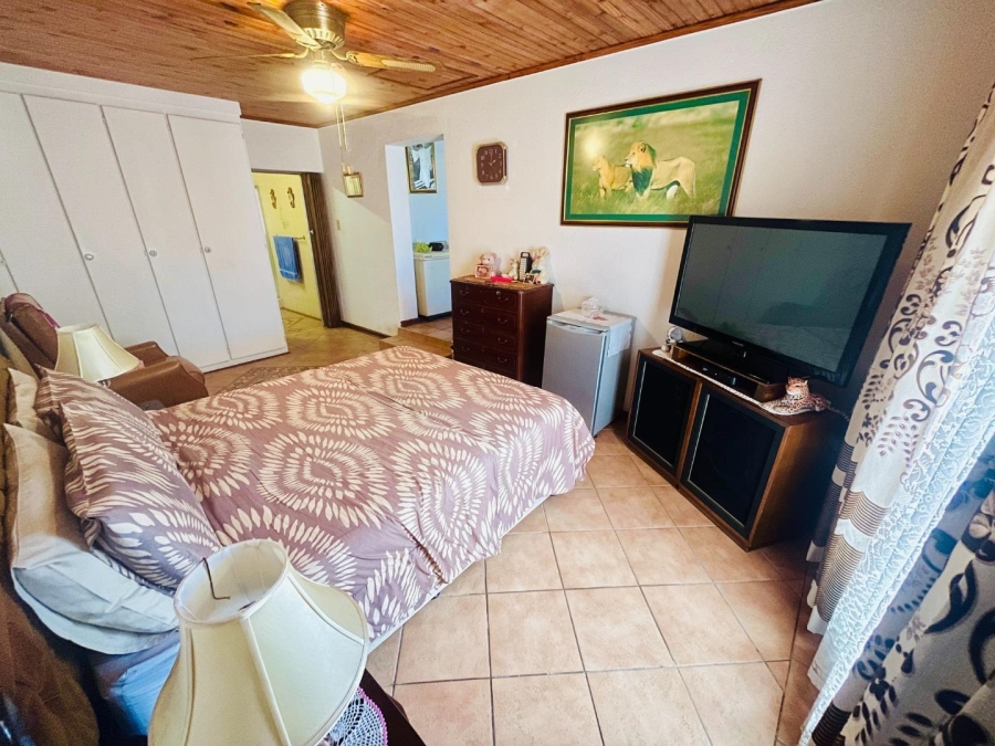4 Bedroom Property for Sale in Verwoerdpark Gauteng