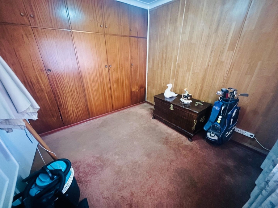 4 Bedroom Property for Sale in Verwoerdpark Gauteng