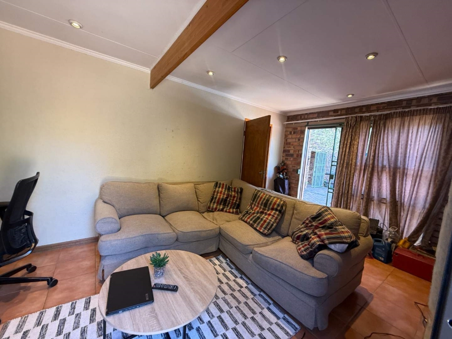 4 Bedroom Property for Sale in Florida Glen Gauteng