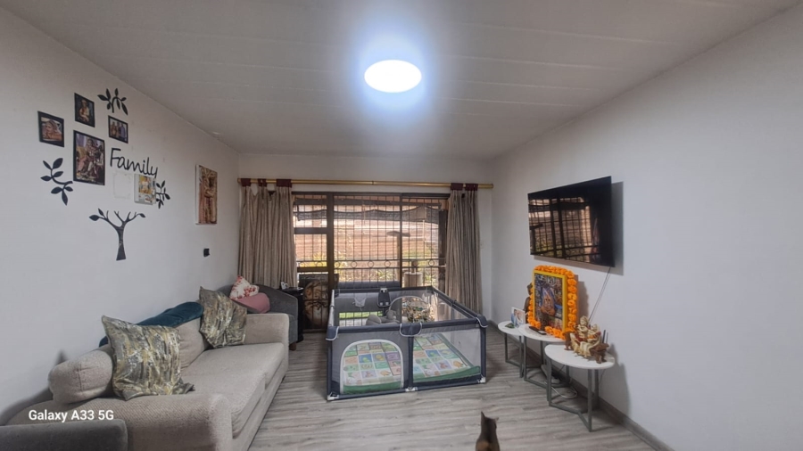 2 Bedroom Property for Sale in Buccleuch Gauteng