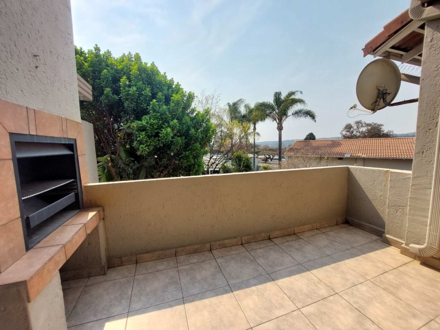 To Let 2 Bedroom Property for Rent in Bryanston Gauteng