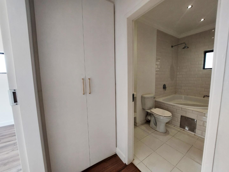 To Let 2 Bedroom Property for Rent in Bryanston Gauteng