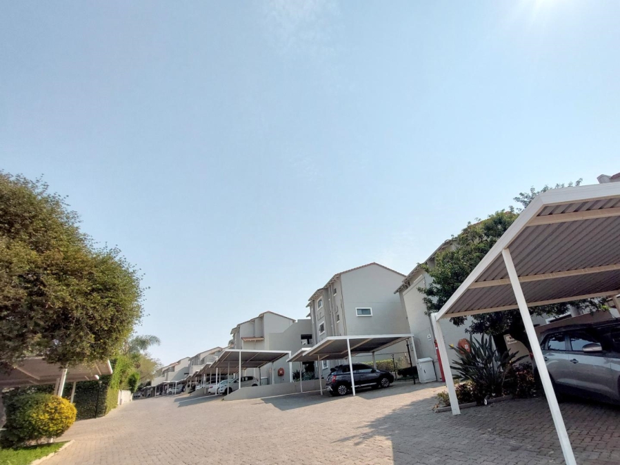 To Let 2 Bedroom Property for Rent in Bryanston Gauteng