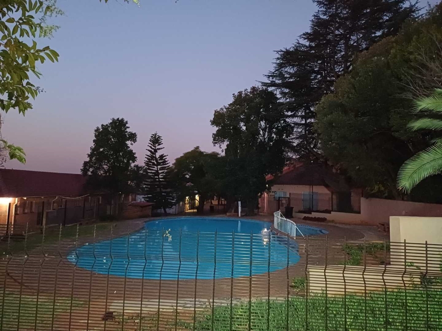 To Let 1 Bedroom Property for Rent in Albertville Gauteng
