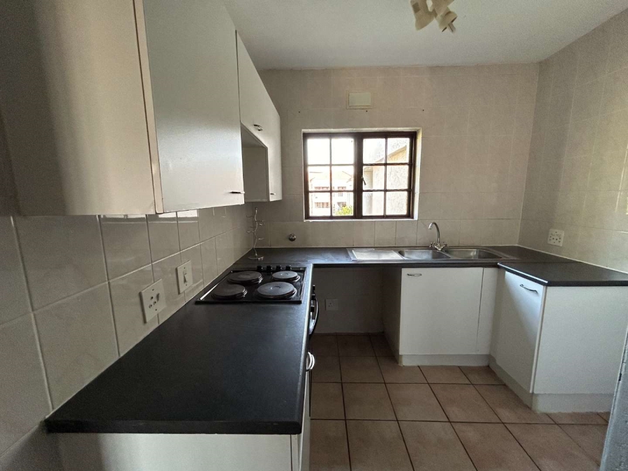 To Let 1 Bedroom Property for Rent in Sandown Gauteng