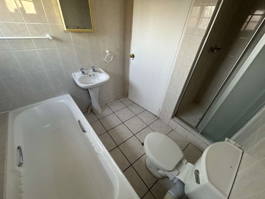 To Let 1 Bedroom Property for Rent in Sandown Gauteng