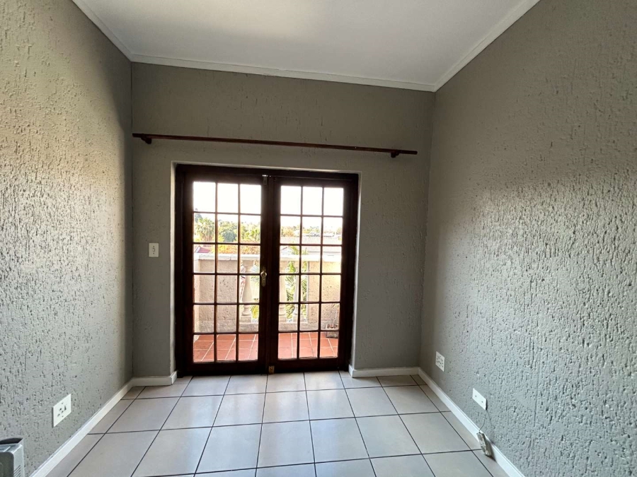 To Let 1 Bedroom Property for Rent in Sandown Gauteng