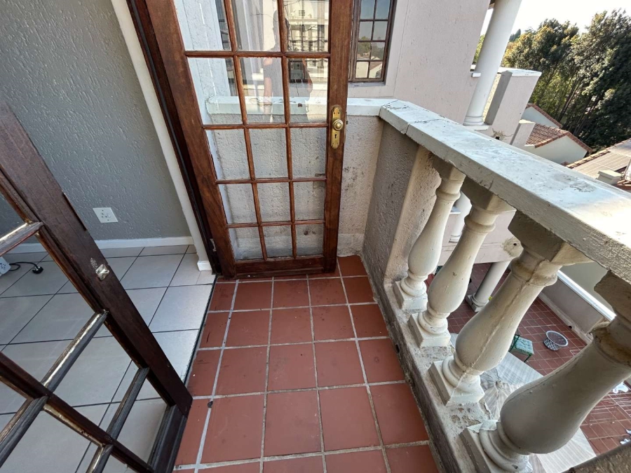 To Let 1 Bedroom Property for Rent in Sandown Gauteng