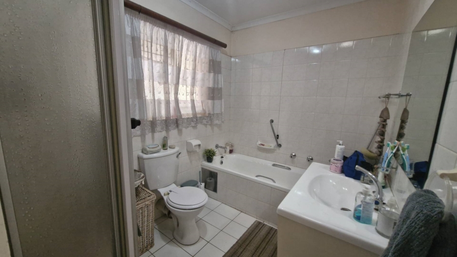 5 Bedroom Property for Sale in Rietondale Gauteng