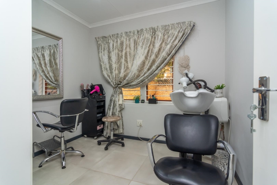 4 Bedroom Property for Sale in Ruimsig Gauteng