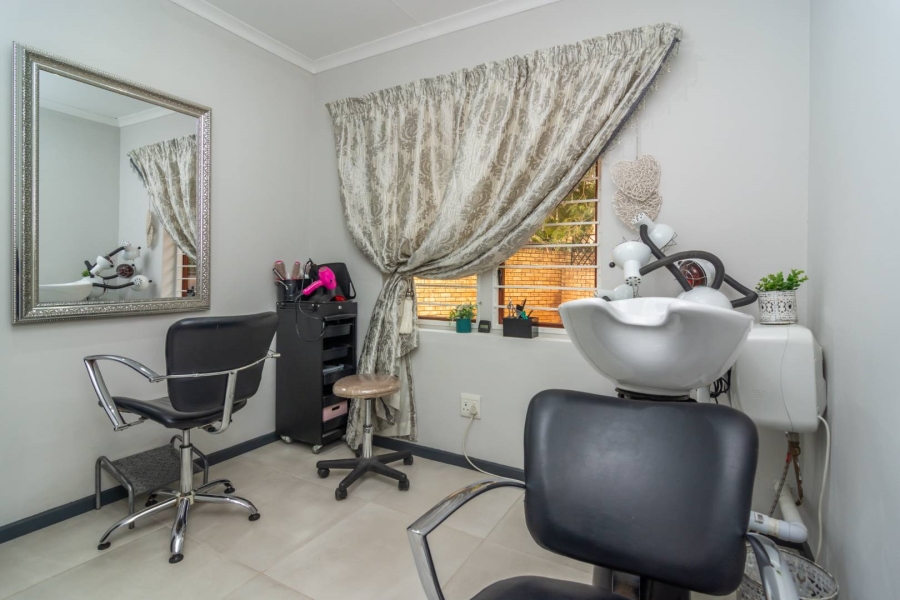 4 Bedroom Property for Sale in Ruimsig Gauteng