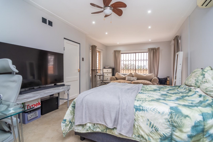 4 Bedroom Property for Sale in Ruimsig Gauteng