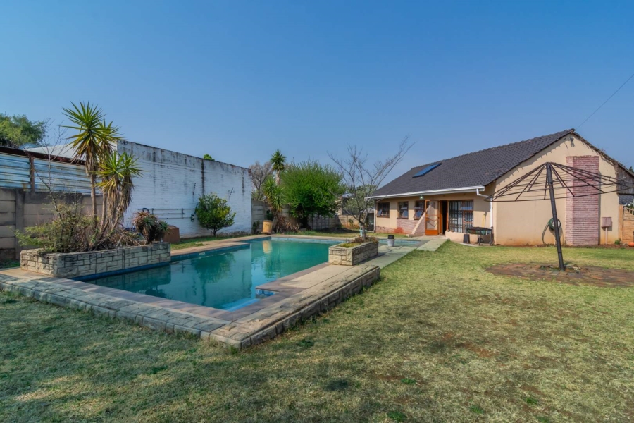3 Bedroom Property for Sale in Witpoortjie Gauteng