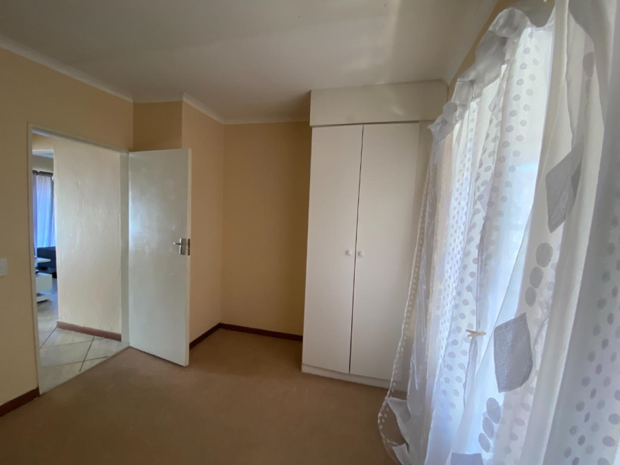 To Let 2 Bedroom Property for Rent in Noordheuwel Gauteng