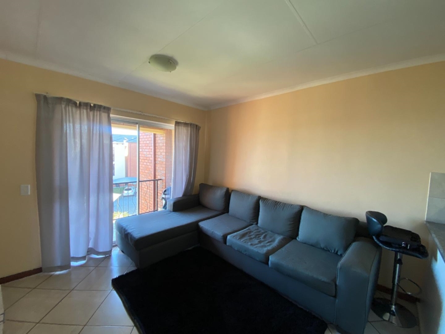 To Let 2 Bedroom Property for Rent in Noordheuwel Gauteng