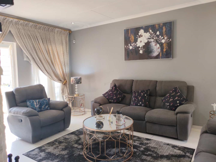 4 Bedroom Property for Sale in Ridgeway Gauteng