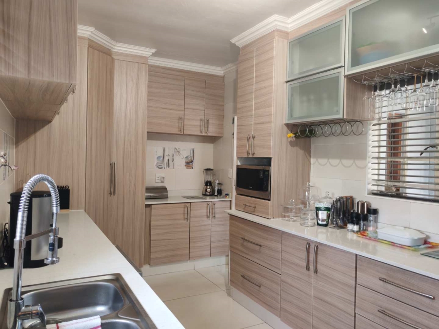 4 Bedroom Property for Sale in Ridgeway Gauteng