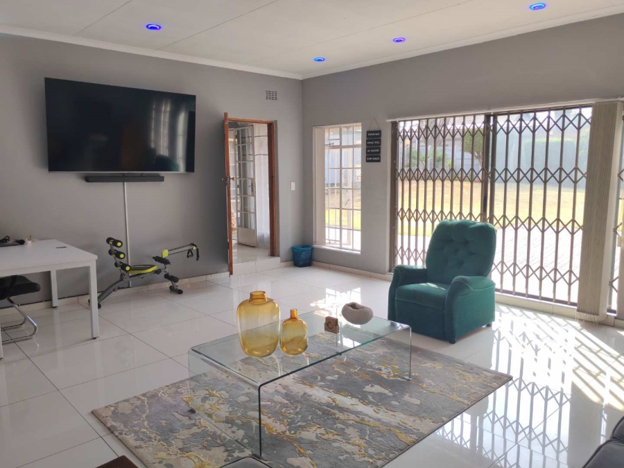 4 Bedroom Property for Sale in Ridgeway Gauteng