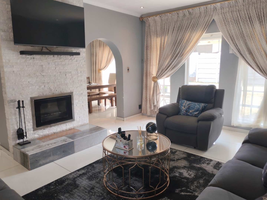 4 Bedroom Property for Sale in Ridgeway Gauteng